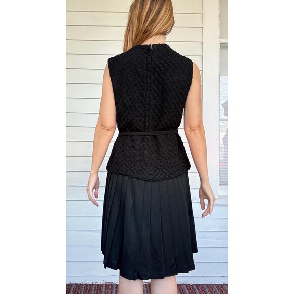 60s Black Dress Sleeveless Pleated Textured Sears Vintage S - Picture 2 of 6